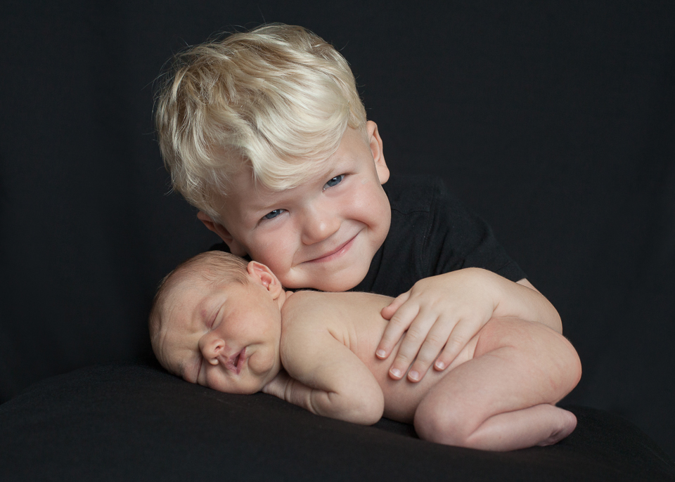 Newborn Baby with sibling, Mischief and Laughs, Cincinnati, OH.