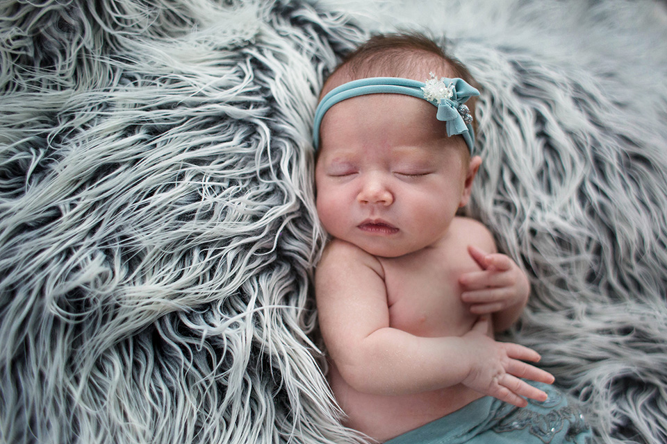 posed baby portrait, newborn photographer Cincinnati OH