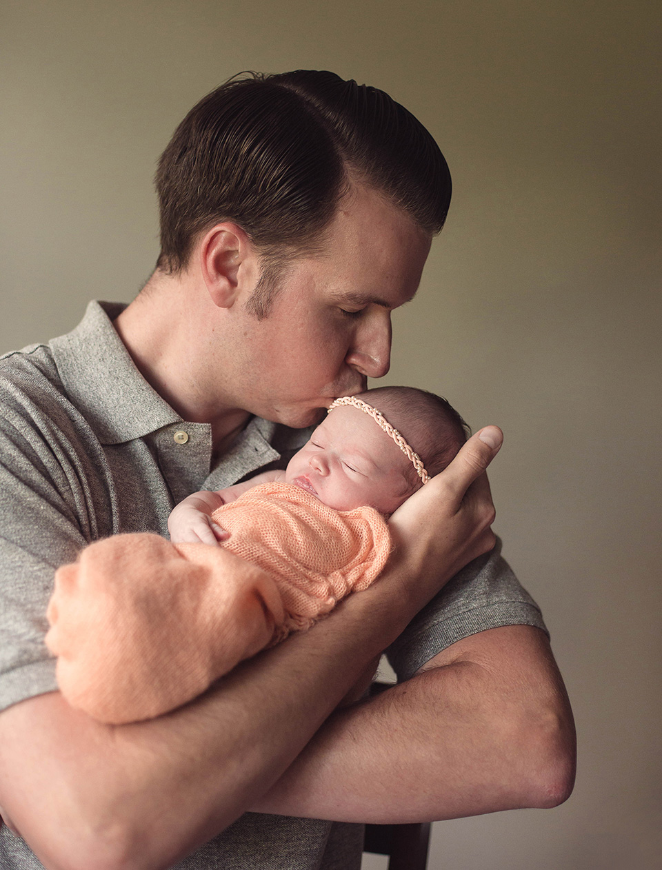 Parents with newborn, Cincinnati Newborn photographer