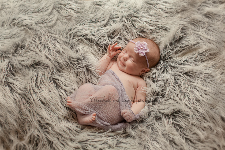 newborn pictures that are simple soft and sweet