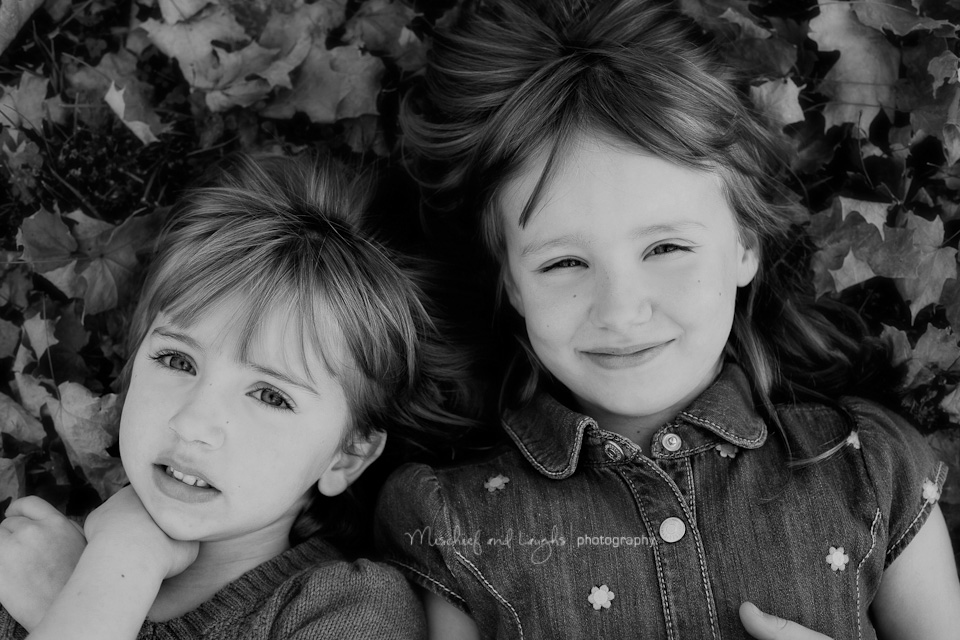 cincinnati child photographer with sisters