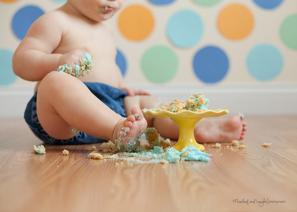 Cute and Easy Cake Smash ideas! - Mischief and Laughs Photography, Cincinnati OH