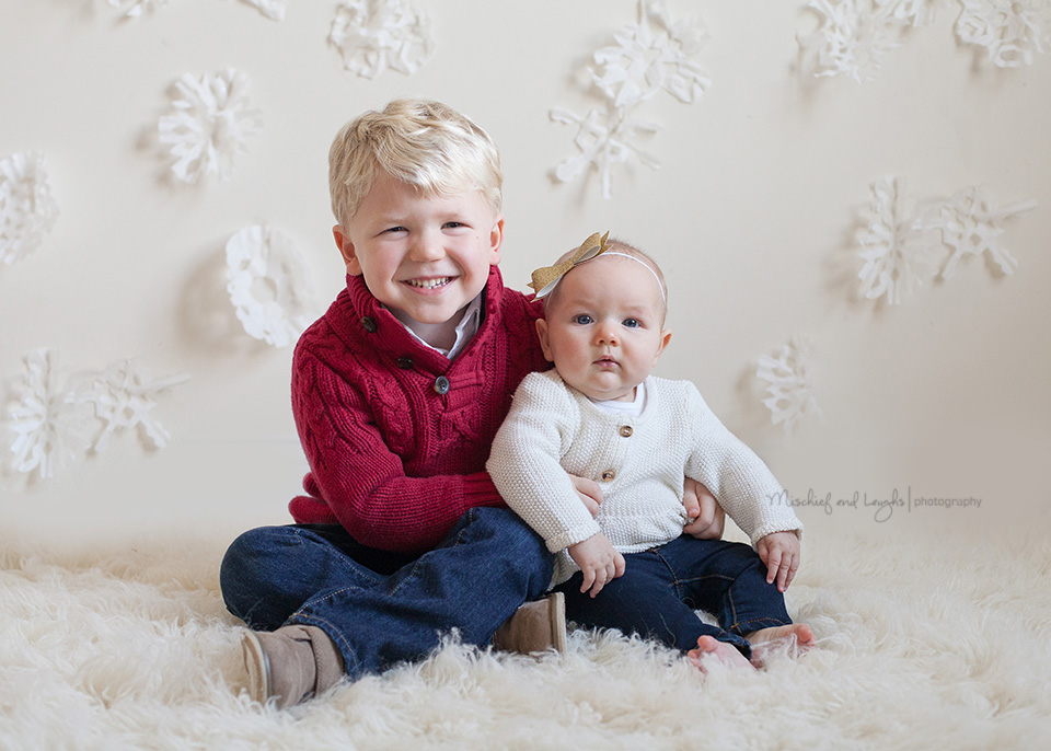 Christmas Mini Sessions, Cincinnati OH, Mischief and Laughs Photography