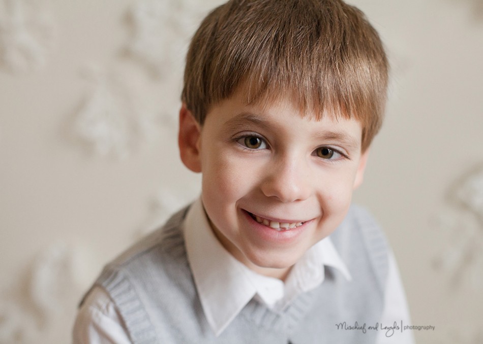 Christmas Mini Sessions, Cincinnati OH, Mischief and Laughs Photography