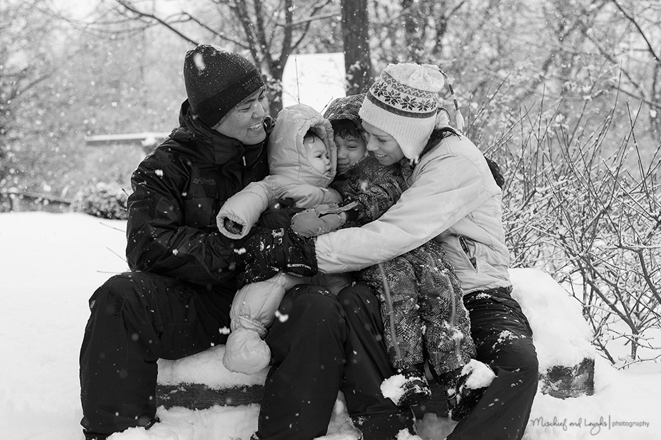Snowy lifestyle photo session, documentary family pictures, Cincinnati OH