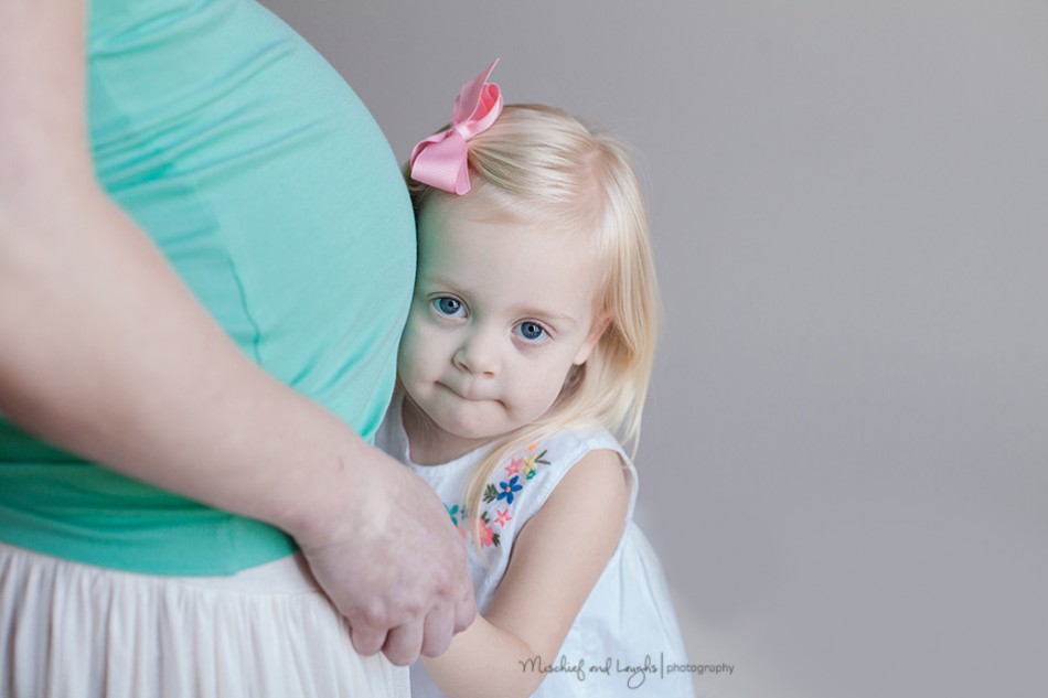 Studio maternity pictures, Mischief and Laughs, Cincinnati OH