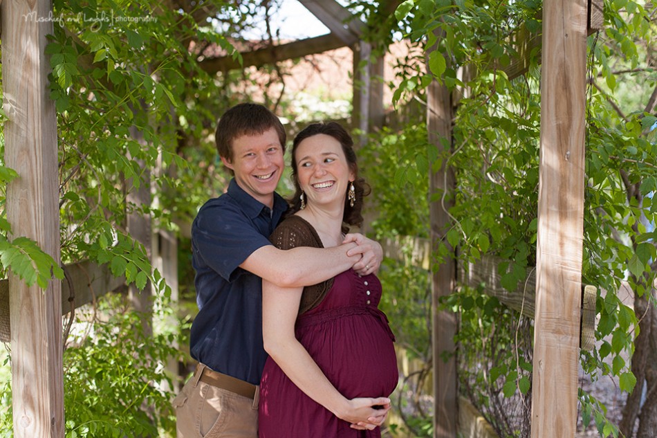 Maternity photos, Mischief and Laughs Photography, Cincinnati and Northern Kentucky