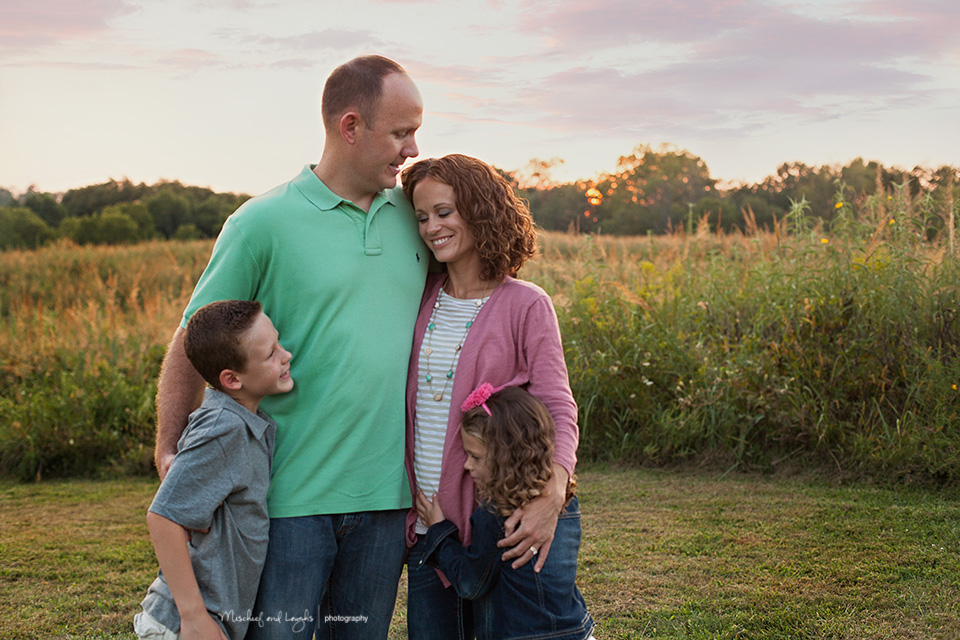fun family pictures in skaneateles, Mischief and Laughs Photography
