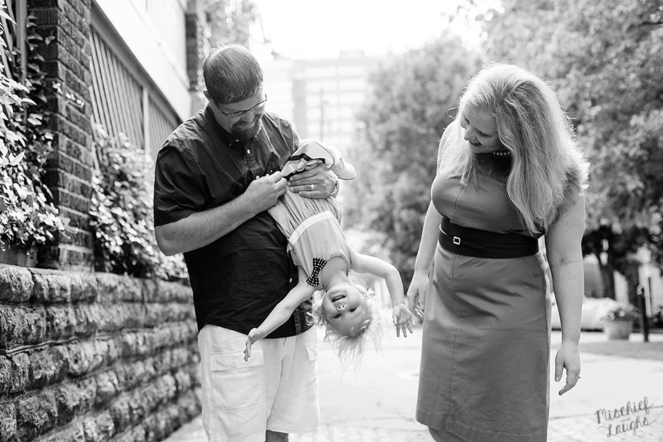 Family pictures in Rochester NY, Mischief and Laughs Photography
