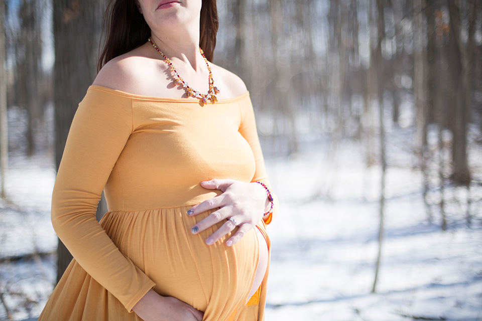 Finger Lakes Maternity Photographer, Outdoor maternity session in the snow