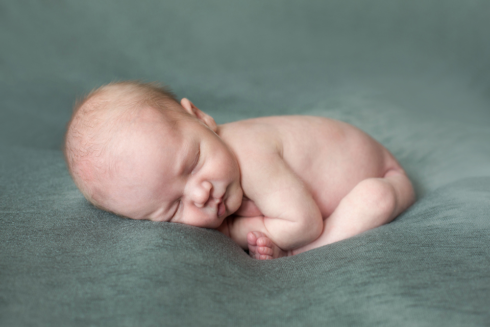 newborn baby taco pose, Rochester NY newborn photos, Mischief and Laughs Photography
