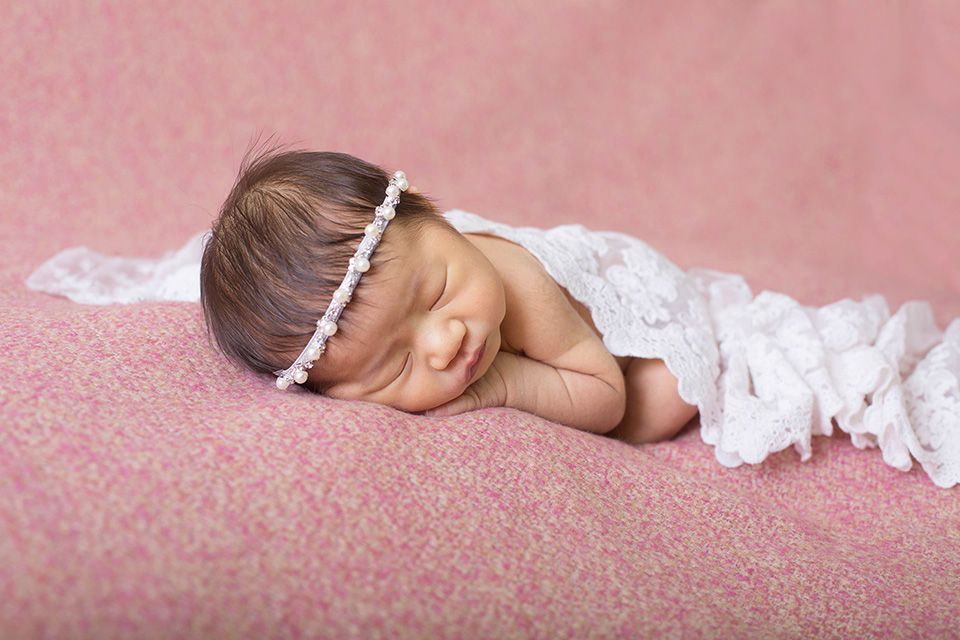 Newborn baby pictures with family, Rochester NY Newborn Photographer, Mischief and Laughs Photography