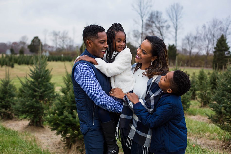 family pictures at a christmas tree farm, Cincinnati OH family photographer