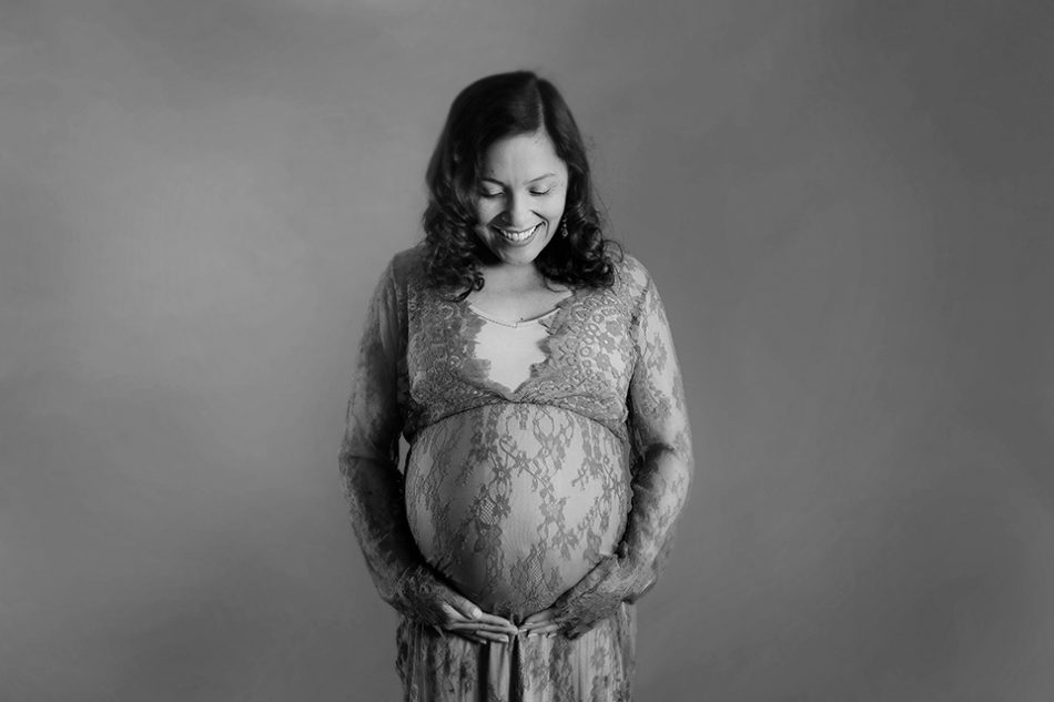 maternity session indoors studio pregnancy pictures in Cincinnati