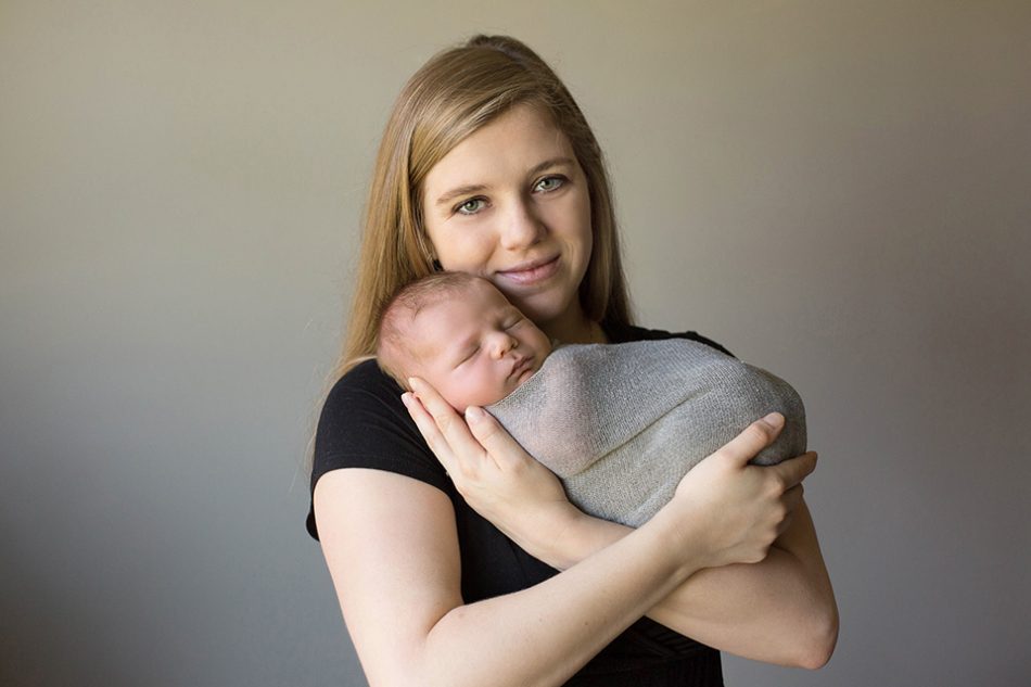 Mom and newborn, Cincinnati newborn photographer