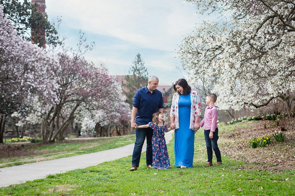 Outdoor family pictures with spring flowers