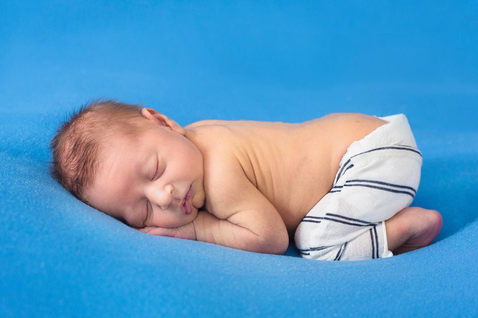 Simple newborn pictures, Cincinnati Newborn Photographer