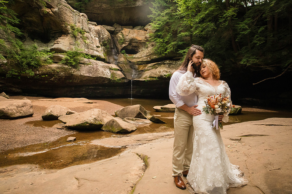 Couple elopes at Cedar Falls in Hocking Hills State Park