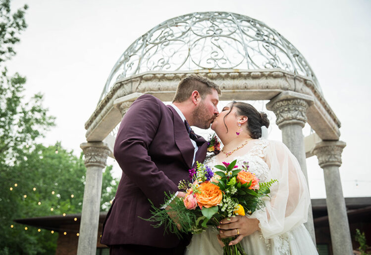 Cincinnati photographer captures colorful Villa Caesar wedding in Schererville