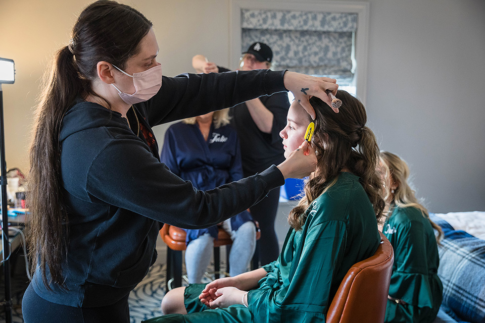 Lytle park getting ready bridal photos