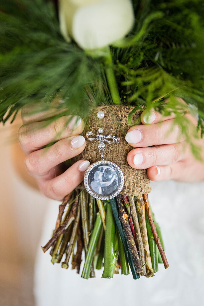 bridal bouquet memorial detail
